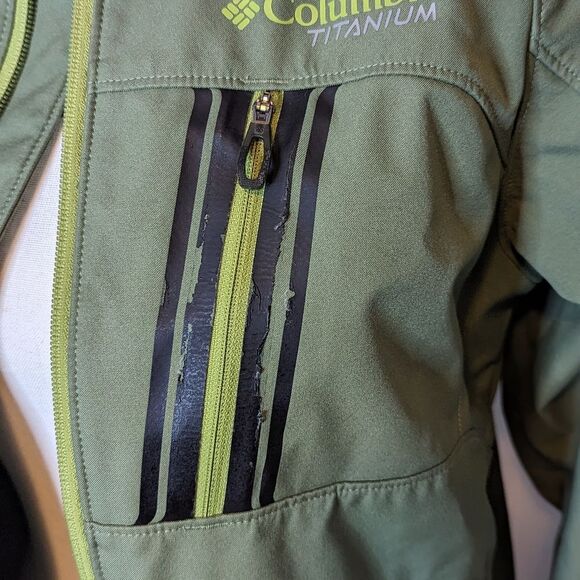 Columbia Titanium Softshell Jacket - Men's Small - Picture 6 of 6